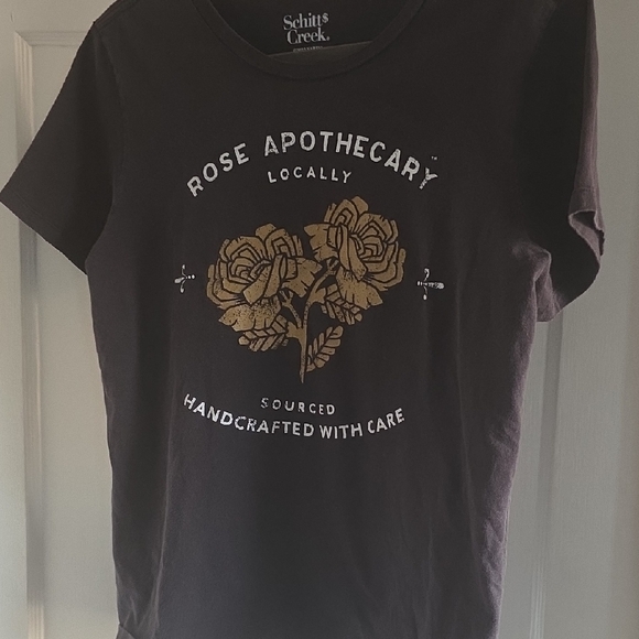 Schitts Creek Tops - Schitt's Creek Rose Apothecary Graphic Tee - Black with Gold Roses Sz XL